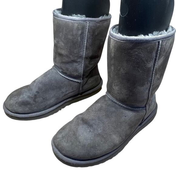 UGG Classic II Genuine Shearling Lined Short Boot Grey Suede Women's Size 7 GUC - Picture 4 of 7